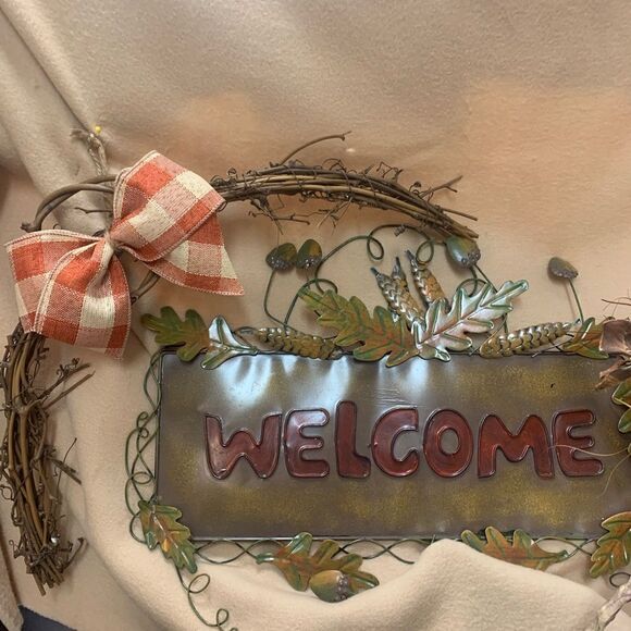 Fall decor. Inv 306 - Picture 2 of 3